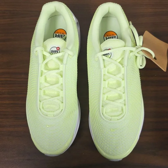 Nike Air Max DN SE Barely Volt Silver HJ9636-701 Women's 9 / Men's 7.5